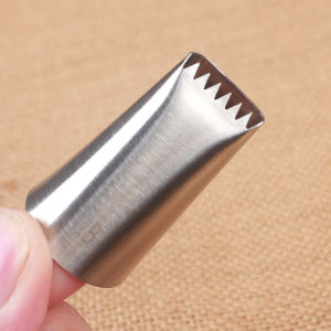 2B# Single-Sided Serrated Flower Tip Woven Wire Mesh Flower Basket Decorating Nozzle Fence Fence Shape Cream Cake Baking Tools