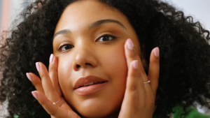 First Aid Beauty Hydrating Serum with Hyaluronic Acid 50ml