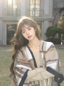 ผมปลอมยาวสีน้ำตาลเข้มสีน้ำตาลอมเทาสไตล์เกาหลีสำหรับผู้หญิงผมยาวคลุมไหล่ผมบิดผมทรงธรรมชาติผมปลอมที่สวมทับผม