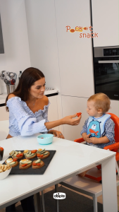 Ghế ăn dặm gấp gọn Chicco Pocket Snack Đỏ cam/Xanh bạc hà/Be sữa