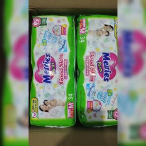 Merries Popok Bayi M-34 Cegah Iritasi