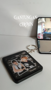 Cermin Makeup Portabel Custom  Gantungan Kunci Cermin Lipat 2 Sisi Kaca Make Up Custom Foto Lapis Resin