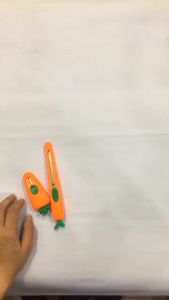 Dao Rọc Giấy Mini Hình Củ Cà Rốt - M&G