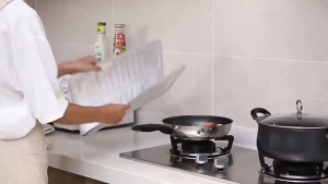 84*32.5cmFoldable Aluminum Kitchen Gas Stove Baffle Plate Portable Frying Pan Oil Splash Protection Screen Household Kitchen Accessoriesation Block Oil Splash Board Cooking Hot Baffle Tin