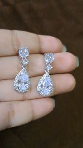 Anting Perak Anggun Berlian Kristal Mewah Premium Titanium 22K