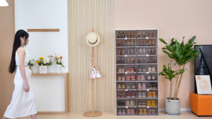 ANTBOX [พร้อมส่ง!!] ตู้รองเท้า 2 แถว 8 ชั้น 32 คู่ ติดตั้งง่าย พับเก็บได้ มีหลายช่องเก็บ ประตูแม่เหล็ก แข็งแรงทนทาน กันน้ำกันแดด