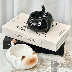 Cute Ceramic Ashtray Living Room Office Home Use with Lid Anti-Dust Personalized High Aesthetic Decorative Ornament