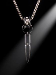 European Hip Hop Long Black Bullet Stainless Steel Necklace Mens and Womens Domineering Point Diamond Band Artificial Shell Hanging Chain