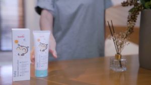 Bambi Sunscreen Lotion Anak Bayi Kulit Normal Sensitif SPF 30+ Waterproof Aman untuk Wajah