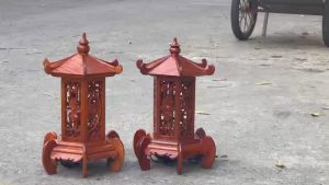 Đôi cặp đèn thờ cây gỗ hươngđôi đèn chân quỳ đèn cây lục giácđôi đèn ban thờ có cỡ cao 41cm