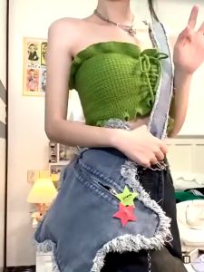 พร้อมส่ง🍒เสื้อเกาะอกไหมพรมknitting กิมมิคทอลาย ใส่ได้2ด้านทรงแซ่บเก๋มากๆ สำหรับผู้หญิง