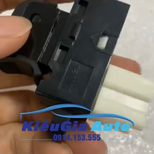 Công tắc lên kính Nissan Sunny 2013-2020