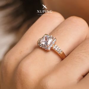 Xuping Cincin Fashion Wanita Motif Baris Mata Kotak