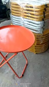 Bàn trà tranh liền chân gấp gọn rất tiện lợi