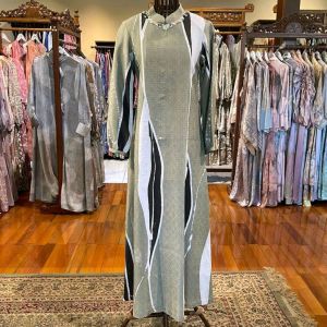 Lyla Dress Viscos Payet by Dian Pelangi LIMITED EDITION Busana Muslim Baju Maxi Gamis Abaya Kaftan Gaun Pesta Pernikahan Kondangan Casual Formal Wanita Hijaber Cantik Anggun Modis Modern Elegan Mewah Model Korea Terbaru Motif Batik Abstrak Kekinian