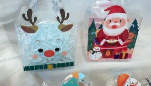 กล่องคริสต์มาส กล่องของขวัญ ใส่ขนม ใส่ของฝาก ในเทศกาลคริสต์มาส กล่องพลาสติกPVCแบบพกพา พร้อม