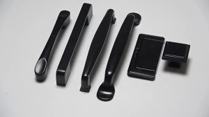 (พร้อมสกรูน็อต)ที่จับประตู 96-128mm มือจับตู้เสื้อผ้า ด้ามจับ มือจับตู้  สีดำ มือจับลิ้นชัก สไตล์อเมริกันครัวสกรูประตูดึง ที่จับเฟอร์นิเจอร์สไตล์ยุโรป