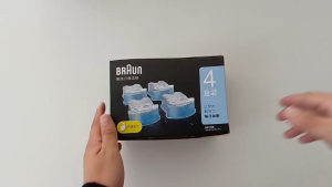 【Ready Stock】BRAUN Clean and Renew Shaver CCR4 Refill Cleaner UniversalSpot of stock