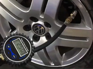 Digital Car Tire Air Pressure Inflator Gauge With Bleeder Valve LCD Display 200PSI Brass Connector