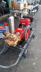 ปั๊มพ่นยา2นิ้วชนเครื่องยนต์เบนซินพร้อมโครงรถ4ล้อชุดปํ๊มแรงดันสูงเน้นส่งไกลเน้นดันขึ้นเข้า ท่อเข้าออก2นิ้วชนเครื่องยนต์13/15/18แรงม้าเบนซินประกัน1ปี