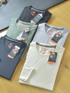 เสื้อยืดคอกลมแขนยาวผู้ชาย ทรงหลวม ทรงหลวม สไตล์วัยรุ่น แฟชั่นฤดูหนาว เสื้อยืดผู้ชาย ความอบอุ่นจากเทคโนโลยีใหม่