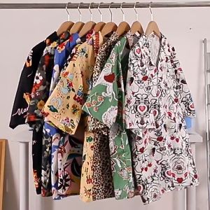 TM Store เสื้อลายดอก เสื้อเชิ้ตลายดอกไม้สำหรับฤดูร้อนของผู้ชายเสื้อเชิ้ตแขนสั้นทรงหลวมวินเทจฮาวายเสื้อเชิ้ตลำลองใส่สบายสำหรับวันหยุด S-3XL