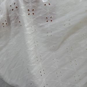 COD!!!!KAIN KATUN Korea Bordir motif bolong"/Kain bagus dan tebal/kusus warna putih bw