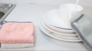 5PCS 25x25cm Kitchen Cleaning Cloth Super Absorbent Dish Towel Coral Velvet Thickened Non Stick Oil Fast Drying Multipurpose Cleaning Rag Hanging Hand Towel Household Wash Cloth Reusable Soft Microfiber Kitchen Wipe Counter Table Cleaning
