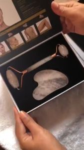 2PCS/Set Natural Jade Massager Facial Jade Roller Back Leg Neck Gua Sha Board Rose Quartz Jade Roller Facial Body Massager Gua Sha Face Lifting Beauty Massage