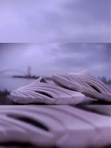 302 Sandal Sport Slippers Thin and Light Anti Slip Fashion Outdoor Slippers Waterproof Sandal