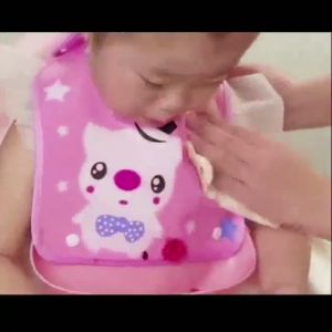 Yếm ăn dặm CÓ MÁNG THÁO RỜI cho bé