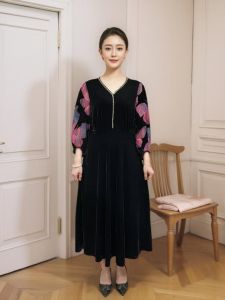 High Quality Velvet Dress Spring Autumn New Style Splicing Flower Sleeve Womens Casual High Waist A-Line Skirt V-Neck Dress