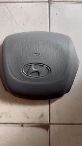 Nắp phím còi xe Hyundai County E mighty IIHD65HD72 HD99HD 110S..hàng thay thê giá 1 cái.