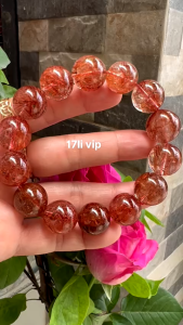Vòng Tay Chuỗi Nam Vip Đá Thạch Anh Tóc Đỏ Tự Nhiên Trong Bóng Sịn Đẹp Size lớn hạt 17mm rất hợp các Anh Nam mệnh Hỏa mệnh Thổ đeo đẹp sang tay may mắn tốt sức khỏe công việc tốt đẹp có 6500k ạ