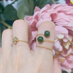 nhẫn nữ vàng tây dáng xoắn classic đính ngọc bích tự nhiên. trang sức nữ trang vàng tây trang sức thiết kế đủ hoá đơn thẻ bảo hành