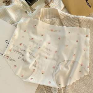 Hi.sweetie 🎀 [Ready Stock] Strawberry 🍓Ultra Thin Quick Dry Mid Waist Ice Silk Seamless Panties Breathable Woman Panties