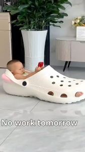 Giant Large Slippers Cat Nest Personalized Large Hole Shoes Summer Shooting Props Slippers Wet Toys Doghouse Cathouse