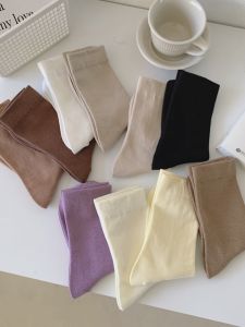 ถุงเท้าข้อสั้นสีขาวนมสำหรับผู้หญิง ถุงเท้าข้อสั้นสีดำ ถุงเท้าลำลองสำหรับใส่กลางแจ้ง ถุงเท้าข้อสั้นแบบยาวหลายสี ถุงเท้าแบบสวมข้อสั้น