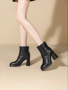 Josiny | Slim Fit Fleece Lined Martin Boots Women