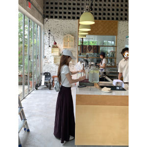 Wide Swing Hip Covering Slimming Skirt