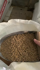 Pakan Ayam Dewasa Pedaging Hi-Pro BR12 Butiran Eceran Per Kg