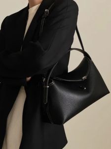 กระเป๋าถือหนังวัวทรงสี่เหลี่ยมใหญ่ความจุขนาดใหญ่ กระเป๋าสะพายไหล่ข้างเดียวแฟชั่น กระเป๋าใส่ของสำหรับเดินทางที่ใช้งานได้หลากหลาย กระเป๋าถือแบบมีซิป