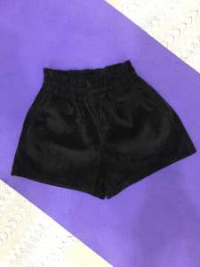 Quần Short Nhung Phom Chữ A 2 hand hiệu W❤️C - Size F(Q109)