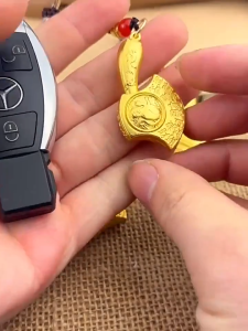 已开光 招财新款代代有福挂件招财进宝转转斧头随身十二生肖钥匙扣礼物 Fortune New Generation Have Fortune Pendant Fortune Turn Around Axe with 12 Zodiac Key Chain Gift