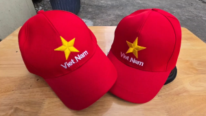 Nón kết - mũ lưỡi trai thêu cờ đỏ sao vàng Việt Nam