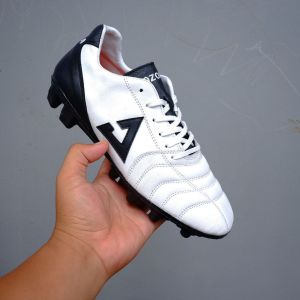 sepatu bola kulit klea aozora lugga white black terbaru nyaman dipakai sudah full jahit keliling