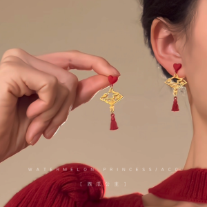 Red Golden Fan 2025 New Year Womens Earrings Festive Gold Color Fan Design for Celebration Geometric Pattern Alloy Earrings