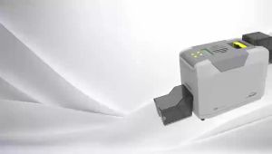 Seaory S26เดสก์ท็อปเครื่องพิมพ์บัตรประชาชนพีวีซีด้านเดียวแบบอัตโนมัติการป้อนบัตรแบบอัตโนมัติ Nfc การพิมพ์บัตรภาพพลาสติกสำหรับธุรกิจการเข้าถึงป้ายการ์ดการเป็นสมาชิกพนักงานนักเรียนแผ่นป้ายชื่อพิมพ์บัตรทำสายเคเบิล Denture