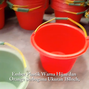 Ember Plastik Warna Hijau dan Orange Serba Guna Ukuran 18 Inch 18 18In