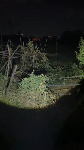 Đèn pin siêu sáng X90 chiếu xa 500m chip XHP70 siêu sáng chất liệu hợp kim nhôm cao cấp dùng 2 loại pin 18650 26650